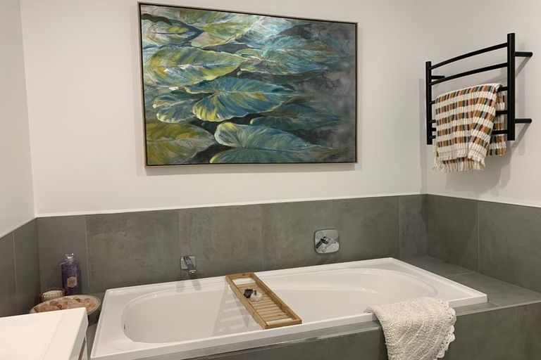 Photo of property in 8 Shelduck Way, Hobsonville, Auckland, 0616