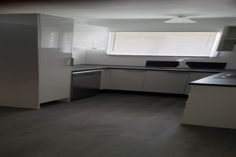 Photo of property in 27a Great South Road, Manurewa, Auckland, 2102