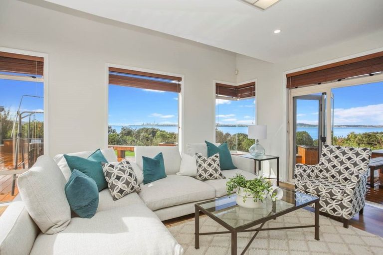 Photo of property in 51 Harbour View Road, Te Atatu Peninsula, Auckland, 0610