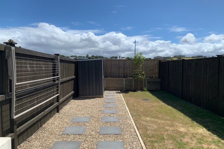 Photo of property in 36 Owen Chapman Drive, Red Beach, 0932