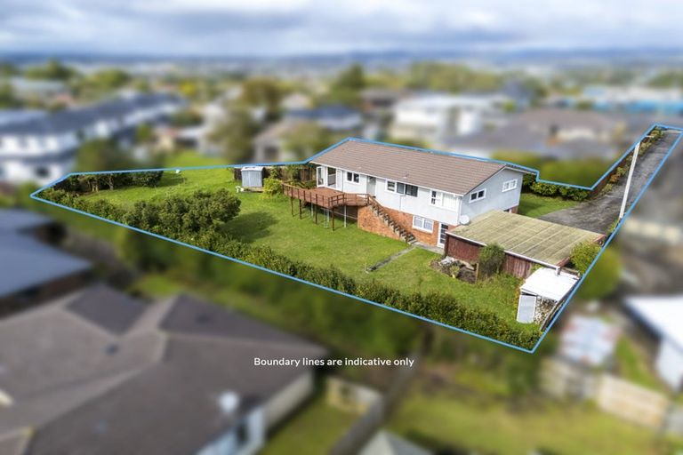 Photo of property in 175 Waimumu Road, Massey, Auckland, 0614