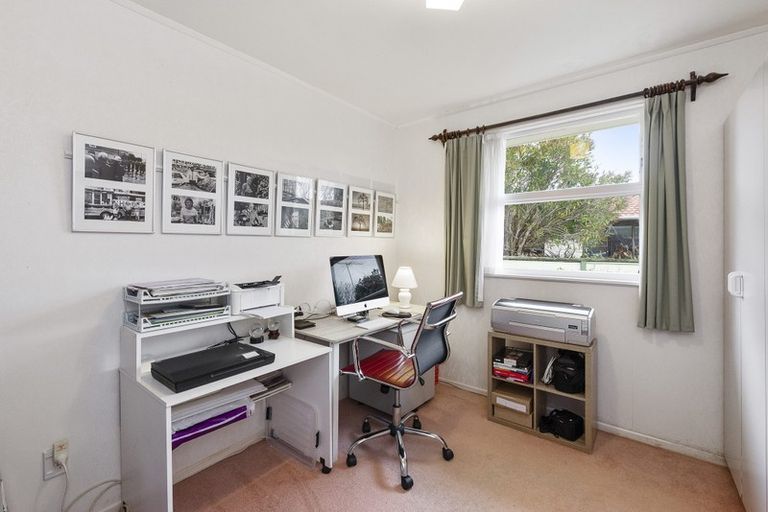 Photo of property in 9 Nimmo Avenue West, Waikanae, 5036