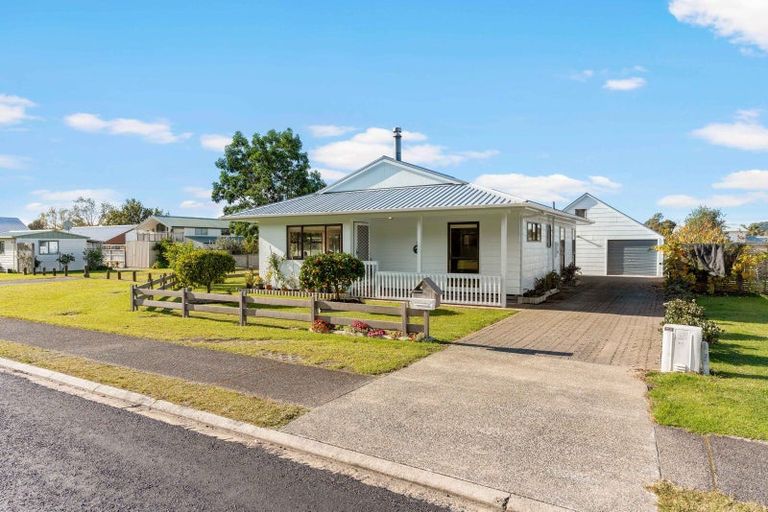 Photo of property in 116 Park Avenue, Whangamata, 3620
