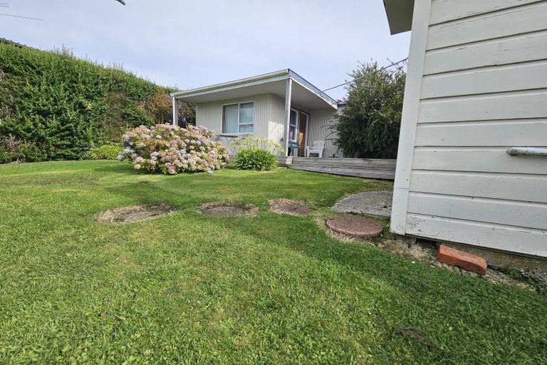 Photo of property in 1 Ngaio Street, Kaka Point, 9271