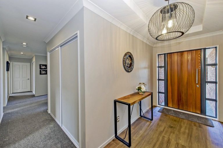 Photo of property in 2 Goldie Place, Rolleston, 7614