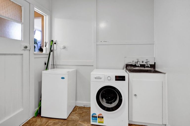 Photo of property in 45 Vogel Street, Hawera, 4610