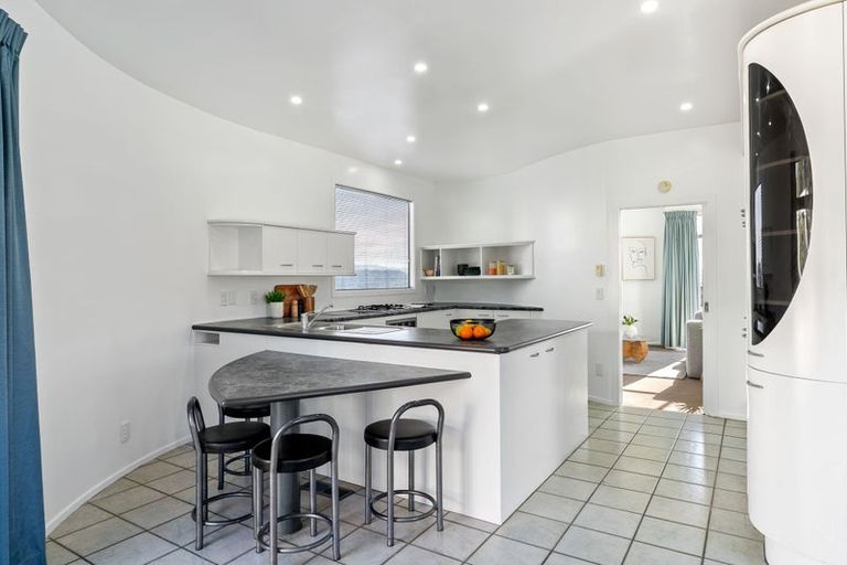 Photo of property in 12 Signallers Grove, Strathmore Park, Wellington, 6022