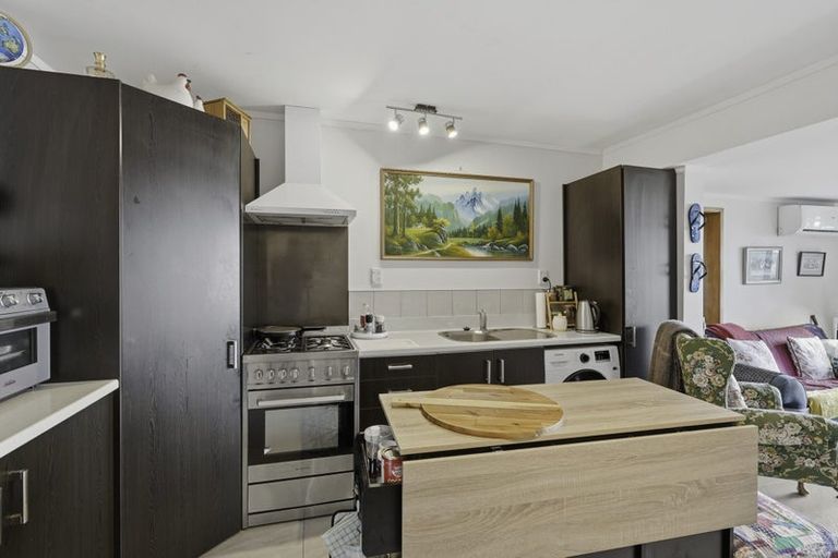 Photo of property in 16 Bush Point Road, Cable Bay, 0420