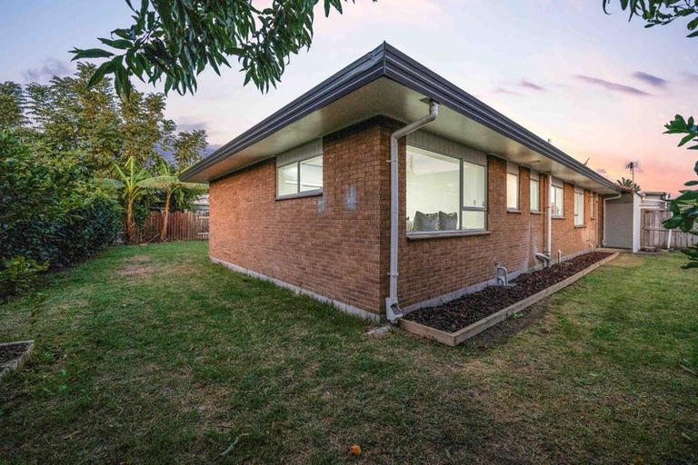 Photo of property in 2/24 Waimana Road, Conifer Grove, Takanini, 2112