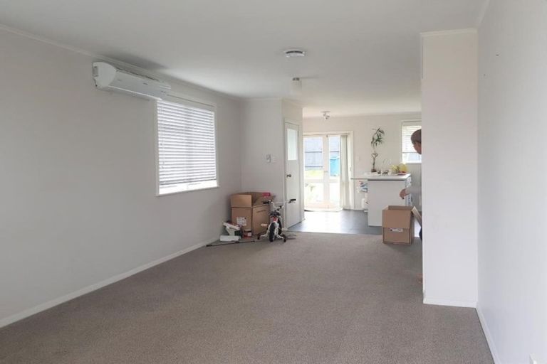 Photo of property in 2 Marie Crescent, Te Atatu South, Auckland, 0610