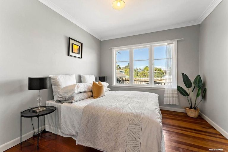 Photo of property in 30 Kereru Street, Henderson, Auckland, 0612