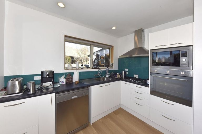 Photo of property in 6 Adrian Place, Shirley, Christchurch, 8061