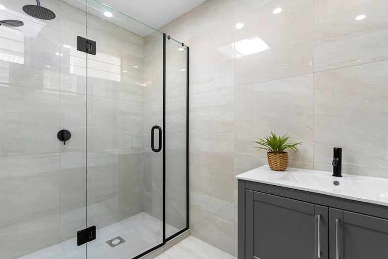 Photo of property in 2/8 Wilbur Place, Pakuranga Heights, Auckland, 2010