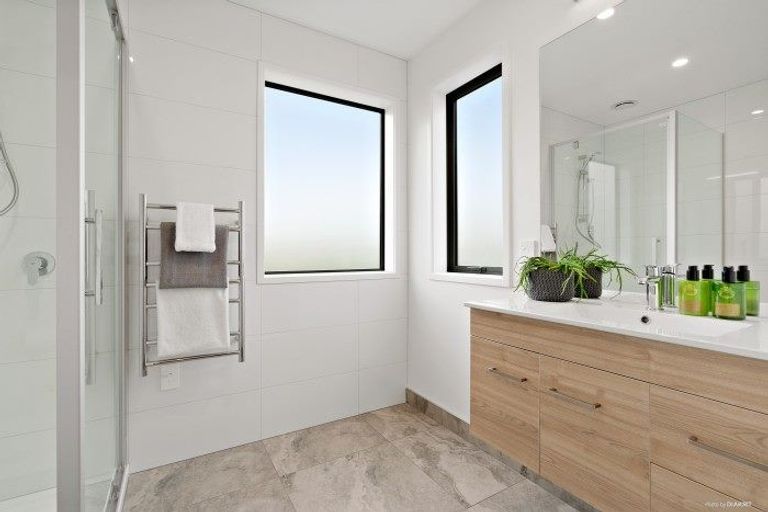 Photo of property in 76 Hayfield Way, Karaka, Papakura, 2113