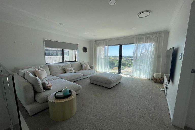 Photo of property in 24 Matahae Drive, Flat Bush, Auckland, 2019