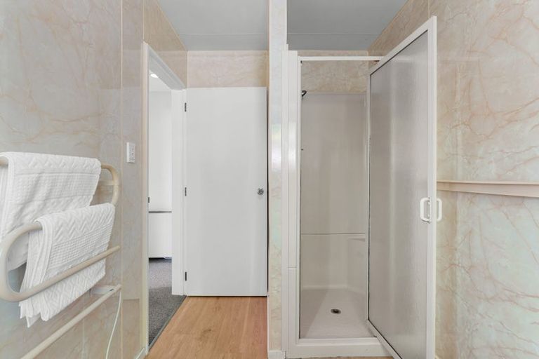 Photo of property in 32 Montclare Avenue, Avonhead, Christchurch, 8042