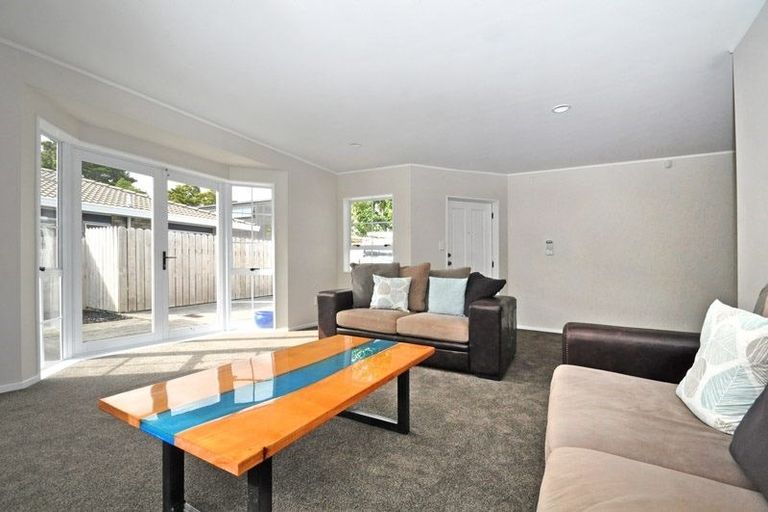 Photo of property in 2/45 Great South Road, Papakura, 2110