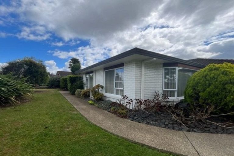 Photo of property in 2 Gairloch Place, Wattle Downs, Auckland, 2103