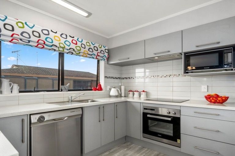 Photo of property in 8a Ascot Place, Mount Maunganui, 3116