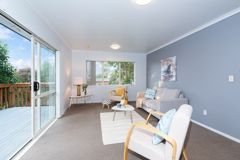 Photo of property in 76 Colwill Road, Massey, Auckland, 0614