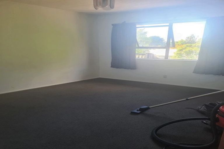 Photo of property in 73 Omapere Street, Whitby, Porirua, 5024