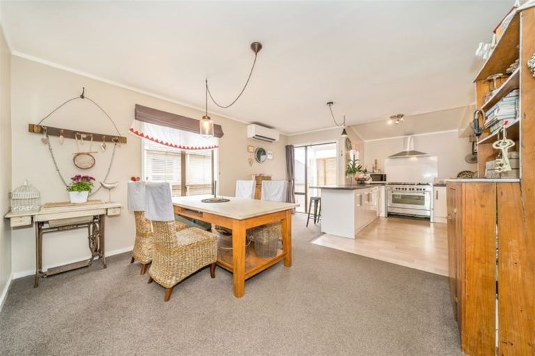 Photo of property in 10 Whitley Avenue, Ebdentown, Upper Hutt, 5018