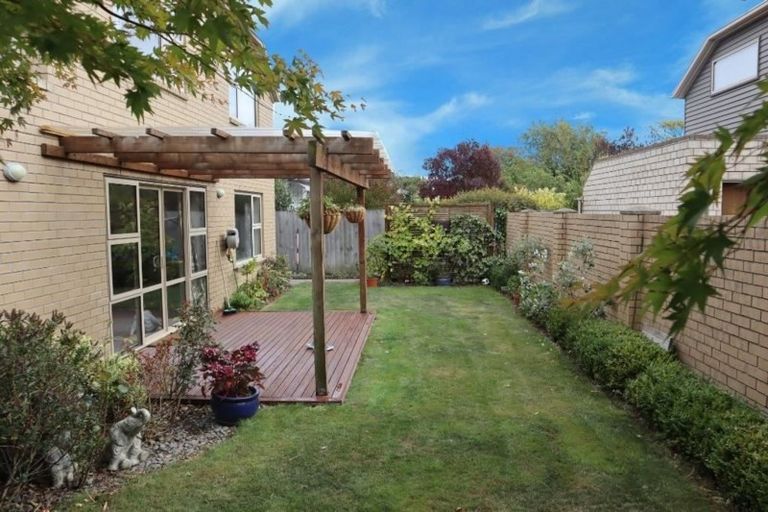 Photo of property in 2 Fieldstone Lane, Spreydon, Christchurch, 8024