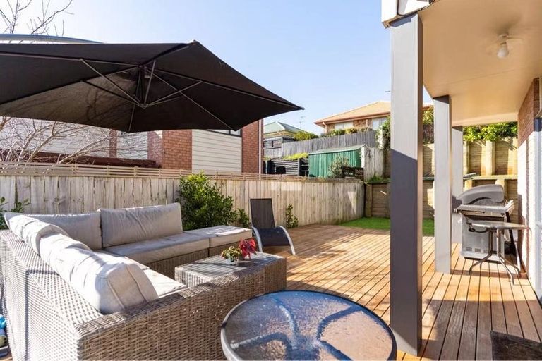 Photo of property in 68 Claverdon Drive, Massey, Auckland, 0614