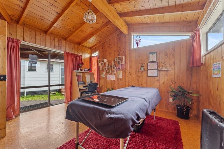 Photo of property in 24 Montjoy Street, Stratford, 4332