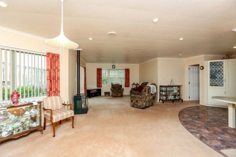 Photo of property in 38 Tukapa Street, Westown, New Plymouth, 4310