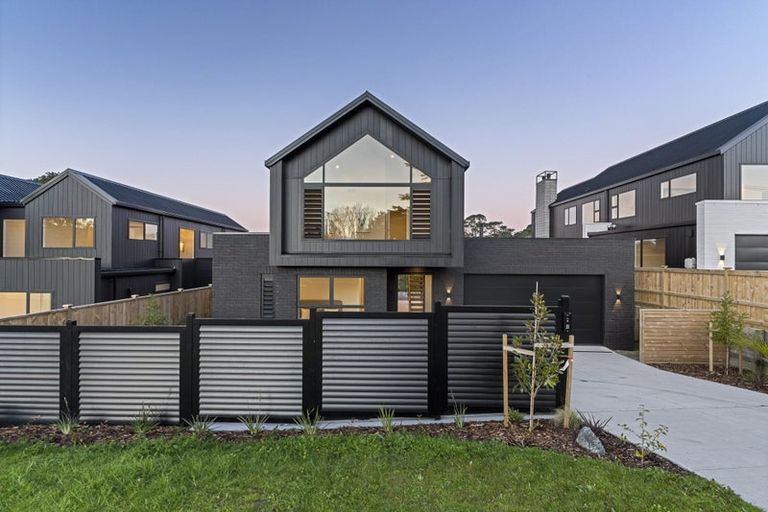 Photo of property in 37 Elliot Street, Riverhead, 0820