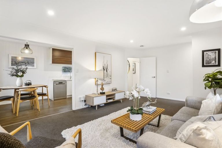 Photo of property in 58 Eskdale Road, Birkdale, Auckland, 0626