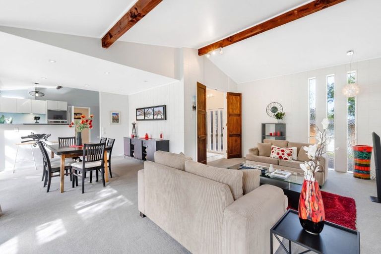 Photo of property in 13 Tyrian Close, Half Moon Bay, Auckland, 2012