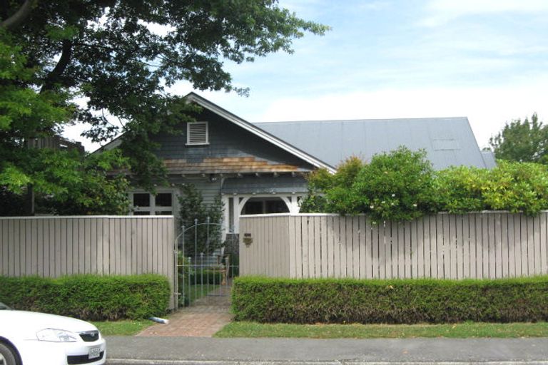 Photo of property in 1/116 Weston Road, St Albans, Christchurch, 8052
