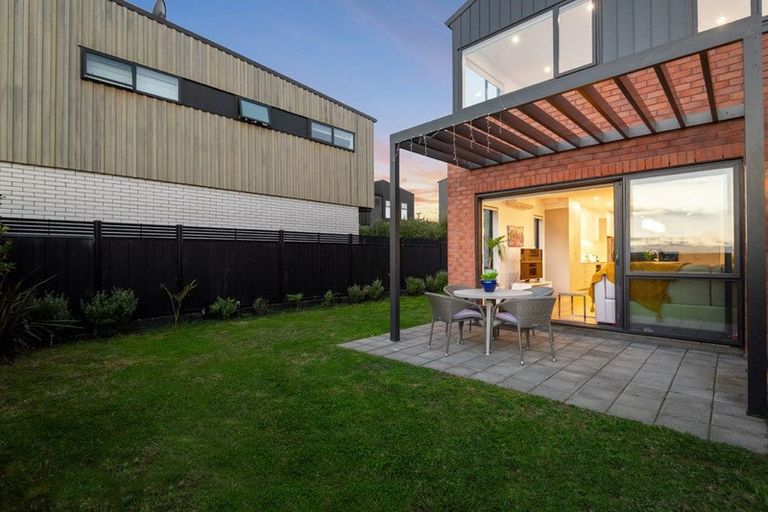 Photo of property in 12 Mahinga Kai Way, Belmont, Auckland, 0622