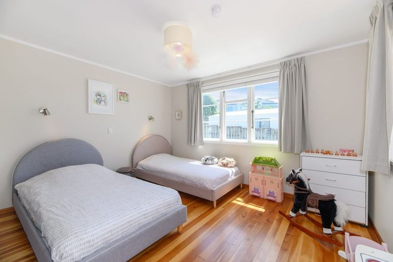 Photo of property in 11 Hill Crescent, New Lynn, Auckland, 0600