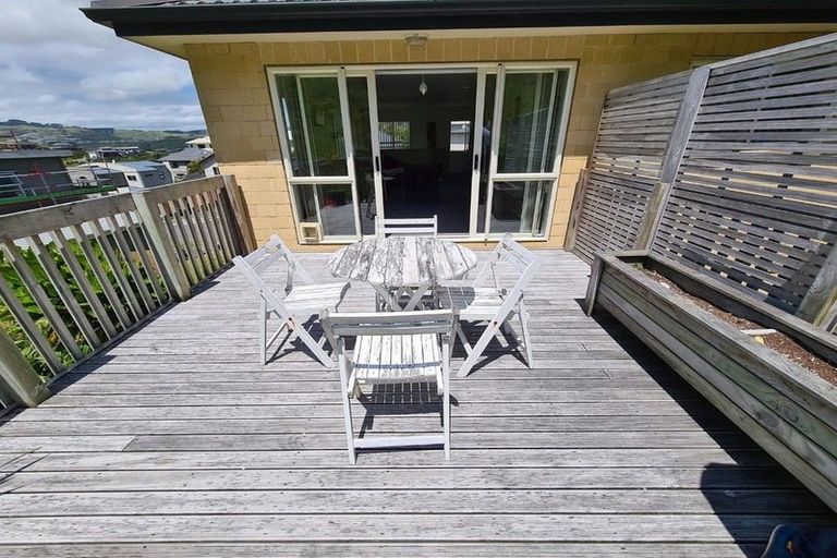 Photo of property in 18 Erlestoke Crescent, Churton Park, Wellington, 6037
