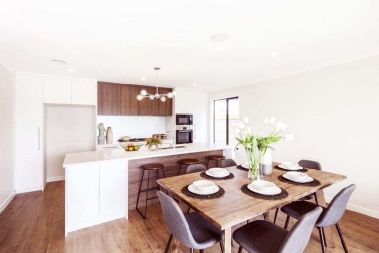 Photo of property in 2 Irving Place, Hobsonville, Auckland, 0616