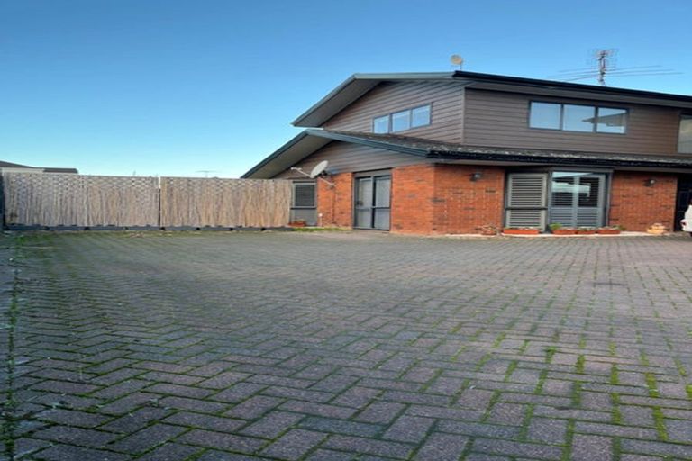 Photo of property in 2/14 Wilisa Rise, Goodwood Heights, Auckland, 2105