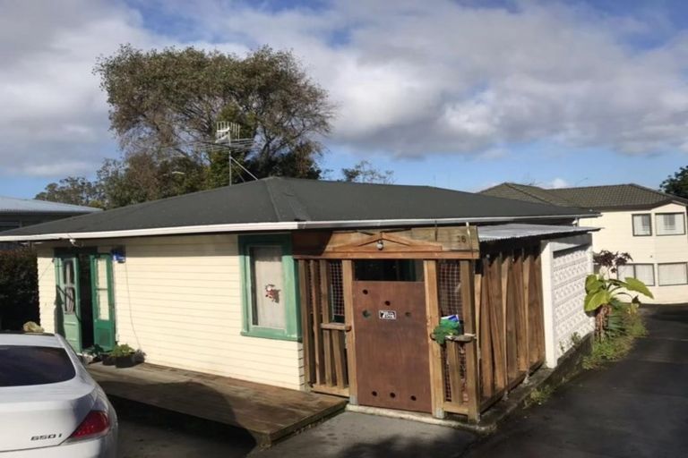 Photo of property in 1/36 Lyttelton Avenue, Forrest Hill, Auckland, 0620