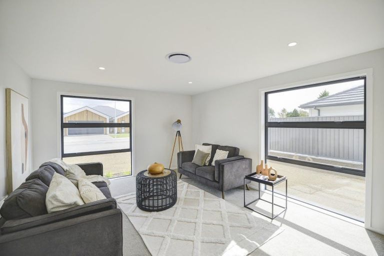 Photo of property in 14 Hereford Drive, Carterton, 5713