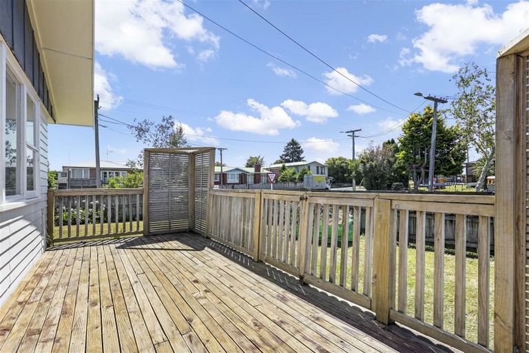 Photo of property in 2 Mabian Crescent, Deanwell, Hamilton, 3206