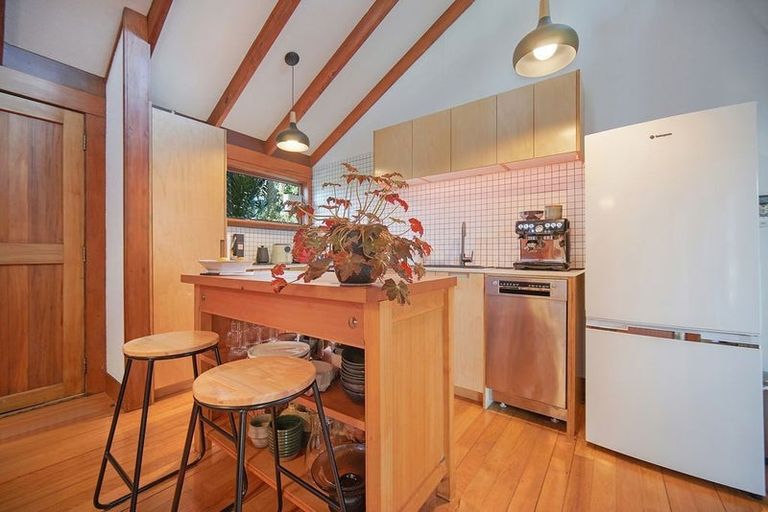 Photo of property in 2/26 Arcadia Crescent, Bayview, Auckland, 0629