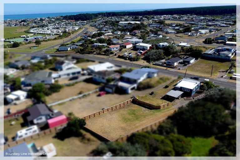 Photo of property in 120 Seabury Avenue, Foxton Beach, Foxton, 4815