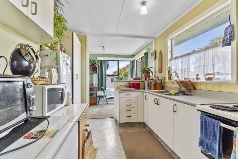 Photo of property in 19 Mazengarb Road, Paraparaumu Beach, Paraparaumu, 5032