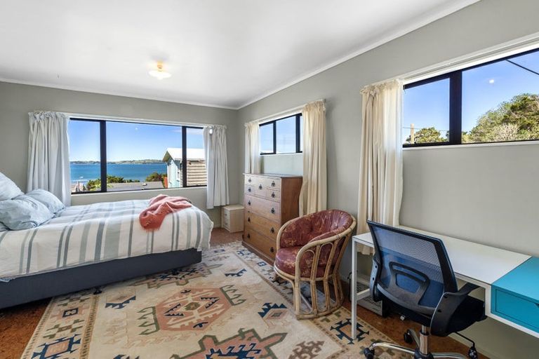 Photo of property in 10 Kookaburra Drive, Tawharanui Peninsula, Matakana, 0986
