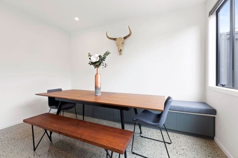 Photo of property in 70b Colwill Road, Massey, Auckland, 0614