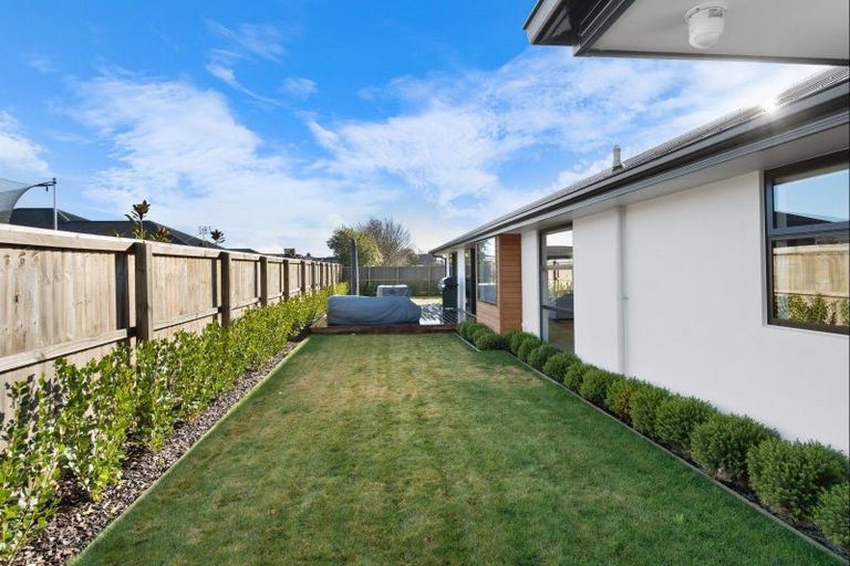 Photo of property in 6 Maleny Lane, Rolleston, 7615