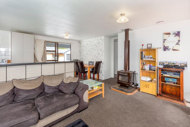 Photo of property in 14 Thorn Road, Tuakau, 2121
