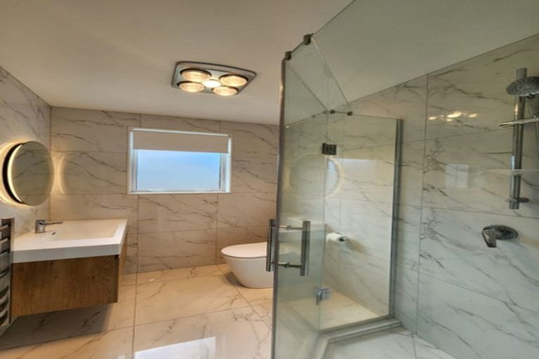 Photo of property in 14 Cloonlyon Drive, Flat Bush, Auckland, 2019